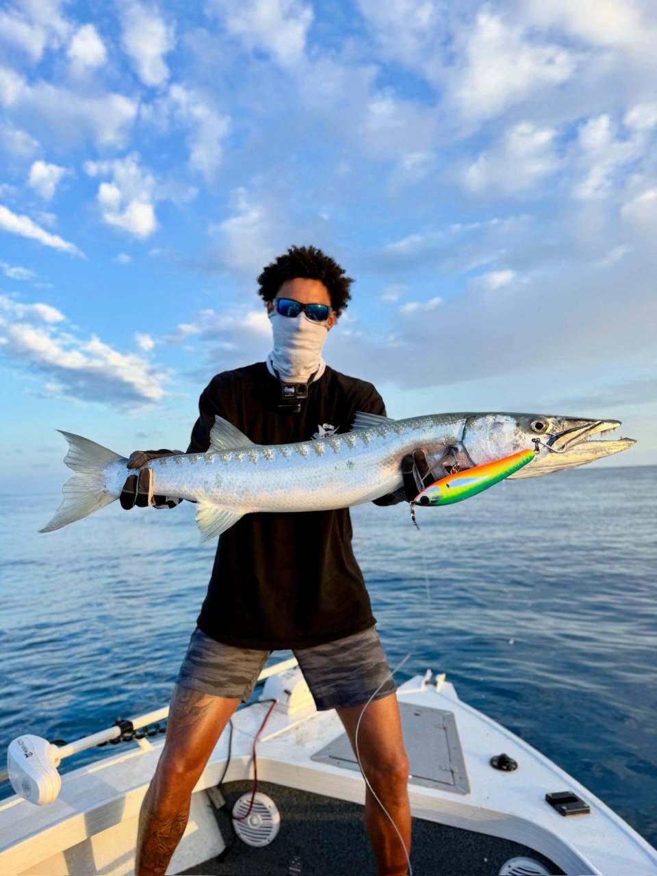 嘴大笑, 于失业状态, AA